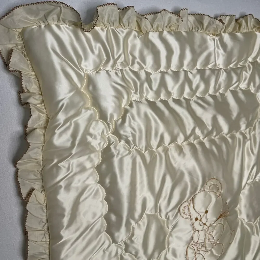 Vintage 1960s The Quiltex Co Satin Baby Crib Comforter Teddy Bear Ruffle 34x42